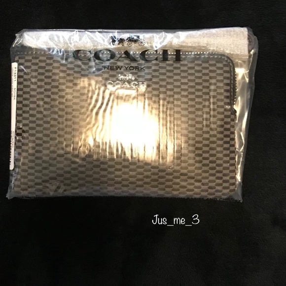 Coach Legacy Jaquard Wristlet Gray/Black/Silver - Picture 3 of 8